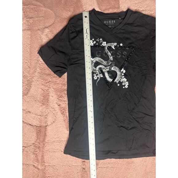 GUESS Women’s Medium Black V-Neck Tee Sparkle Logo Snake Floral Graphic - Picture 4 of 6